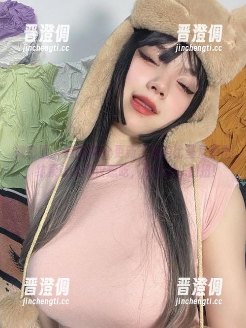 葱油饼er 微密圈 - 葱油饼er更新了她的比基尼原图,结果让人不仅想吃,还有点...别扭!