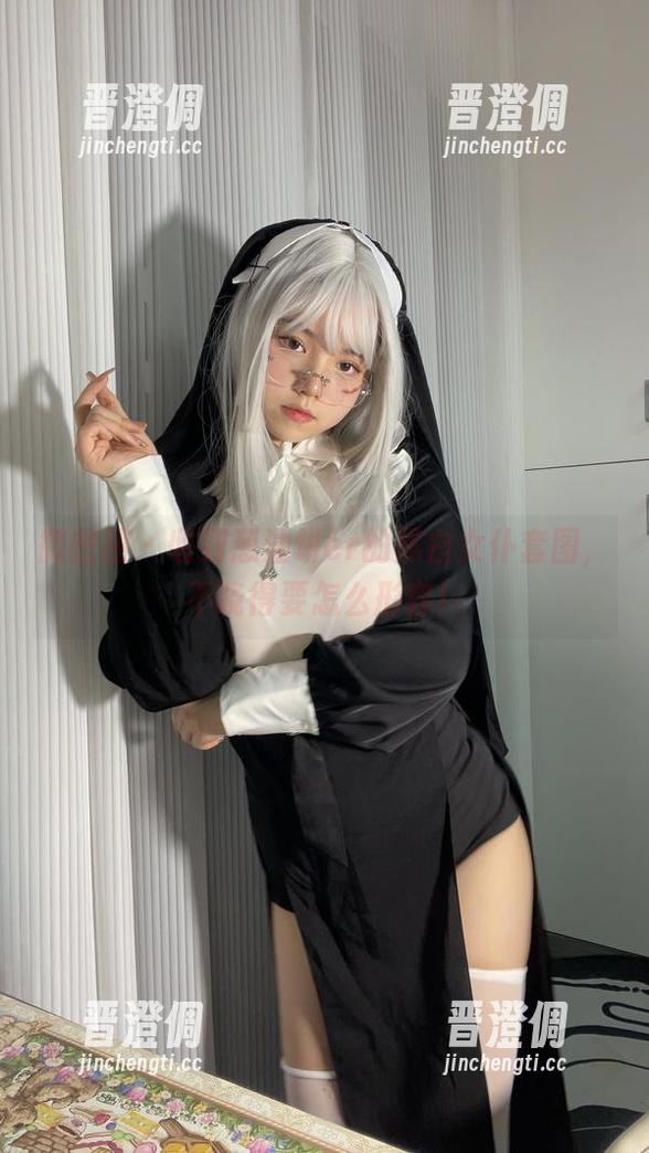 葱油饼er 微密圈 - 收到葱油饼er的黑白女仆套图,不晓得要怎么形容!