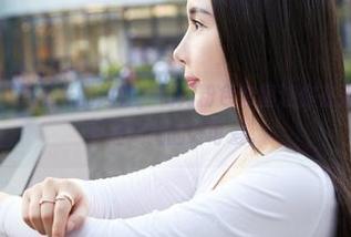 蜜桃社 – 跨越无圣光的边界，初月粉色套图让你在心里打个转，迷迷糊糊的好可爱。