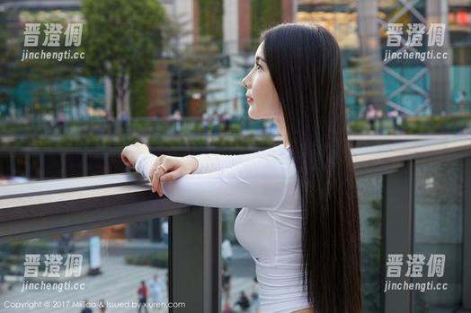 蜜桃社-杏子 蜜桃社 - 让人瞩目的杏子与她的白衬衫,原图下载不收藏真可惜