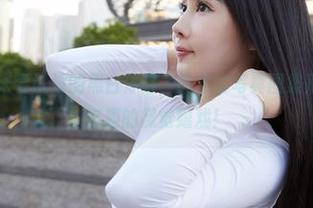 蜜桃社 – 从未尝试过的黑白体验，铃木的写真图集是一场离谱又有趣的视觉嬉戏！