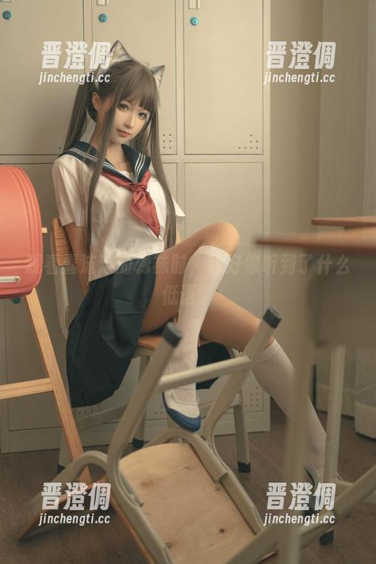 蠢沫沫 观看蠢沫沫的棉袜时,我好像听到了什么低语。