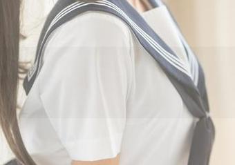 分享蠢沫沫的丁点写真：奴隶少女希尔薇的天真无邪