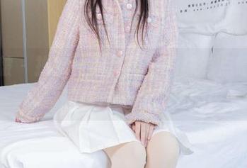 袜啵啵 – 抱歉，泡芙的白棉袜有点意思，免费的图片等你来挖掘！