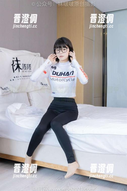 袜啵啵-熊熊 袜啵啵 - 熊熊与她的高跟鞋:高清美图中的柔情侧影