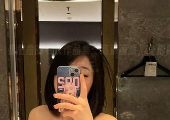 微密圈 – 看詹詹的毛衣作品集：高清画质，身形隐隐的若有若无。