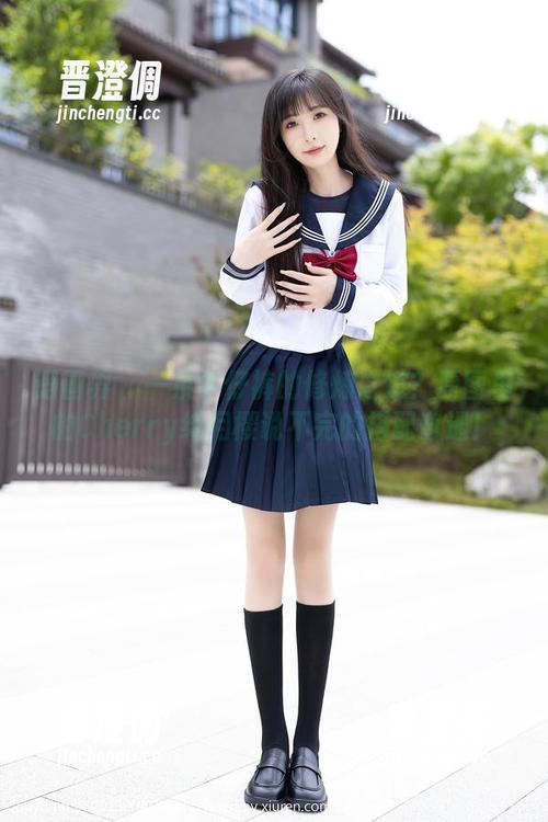 语画界-Cherry绯月樱 语画界 - 一条牛仔裤的修炼之道?原图里的Cherry绯月樱说不完的搭配奇遇!