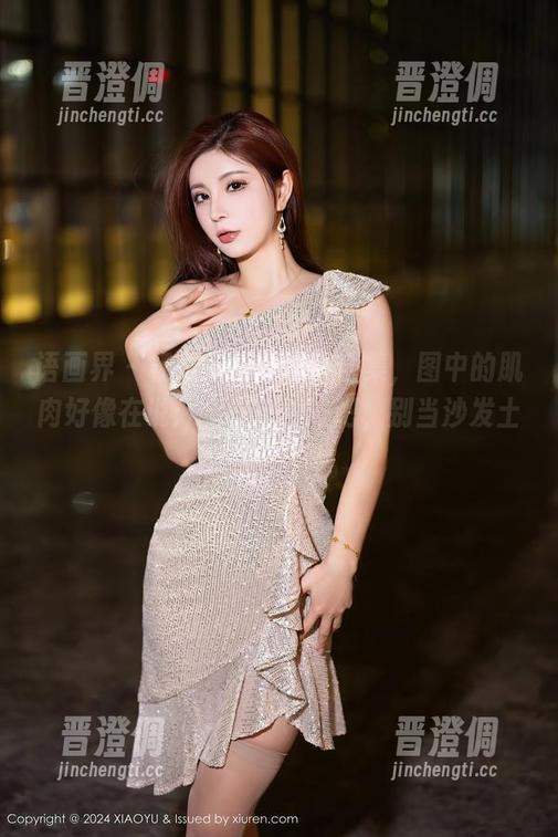 语画界-杨晨晨 语画界 - 杨晨晨健身写真合集,图中的肌肉好像在说:“快来健身吧,别当沙发土豆!”