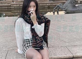 微密圈 – 图片里的软妹小九九，这“油亮”似乎是要跟我一较高下，谁更光滑？我可不想败下阵！