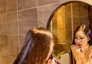 轰趴猫 – 这不是随便的礼服，陈雅漫的原图让人愿意反复驻足。
