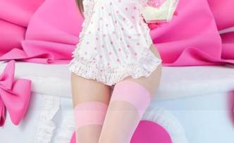 过期米线线喵的女仆图包：这说不清是什么，短暂的一瞥却让我忍不住多看一眼。