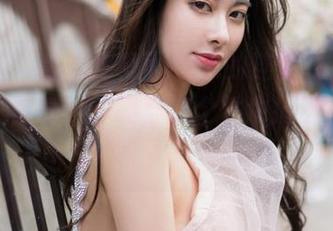 魅妍社 – 高清夏倪可ella的连体衣，这搭配我只能说，“能穿出个性也挺不容易的。”