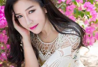 魅妍社 – 陆金佳Jessica的连体衣：图包里藏着多少不为人知的“心思”？