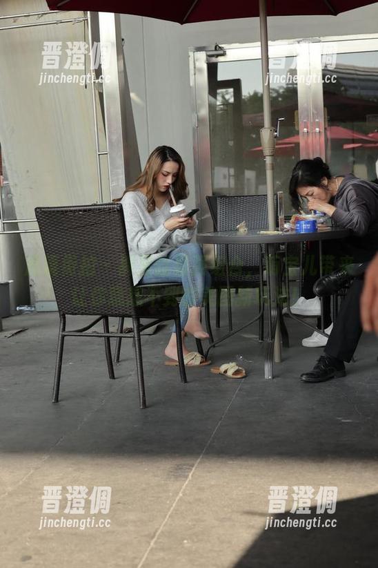 魔镜街拍-萌宝儿 魔镜街拍 - 裤里丝最强组合,萌宝儿带来让你意想不到的美图新玩法!