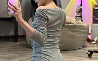 微密圈 – 求你别太迷恋，黎允熙网红女神VIP写真集就这样摆在眼前。