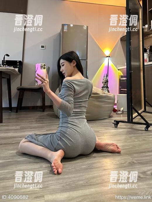 黎允熙 微密圈 - 求你别太迷恋,黎允熙网红女神VIP写真集就这样摆在眼前。